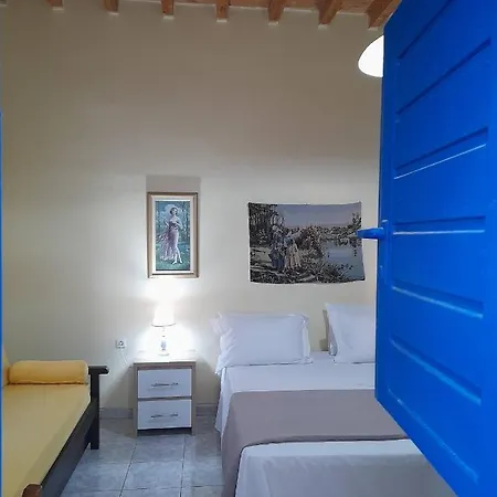 Mamos Sunset House Casa de Férias Plaka (Milos)