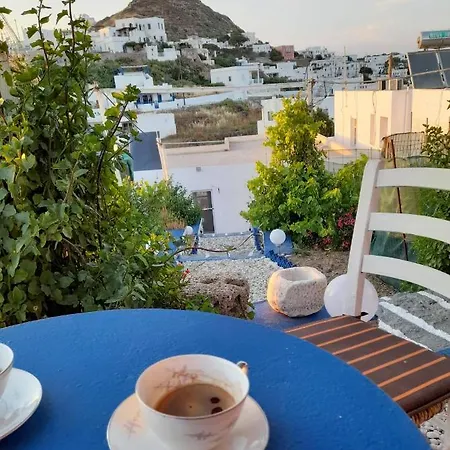 Holiday home Mamos Sunset House Plaka (Milos)