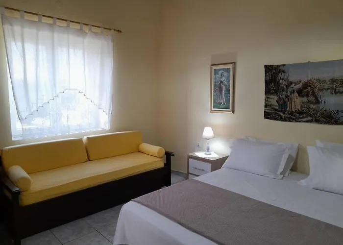 Mamos Sunset House Plaka (Milos)