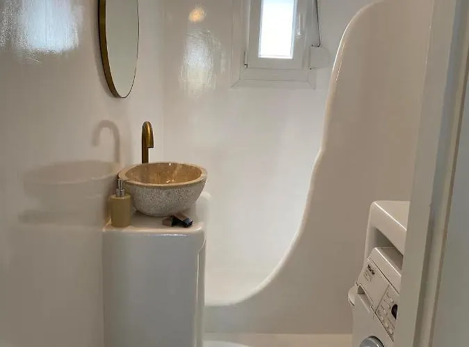 Mamos Sunset House *