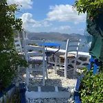 Mamos Sunset House