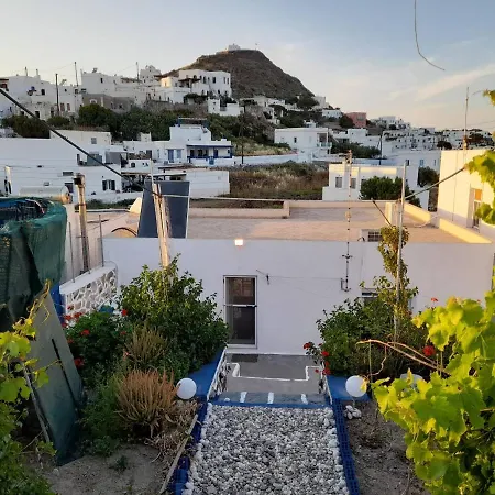 Mamos Sunset House