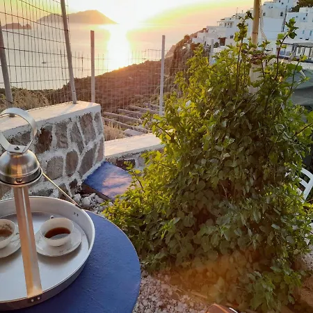 Mamos Sunset House Plaka *