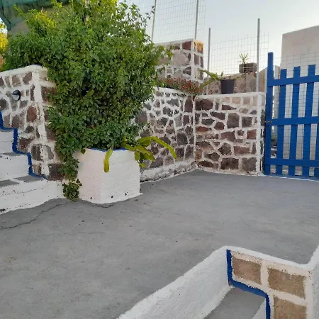 Mamos Sunset House Plaka Plaka (Milos)