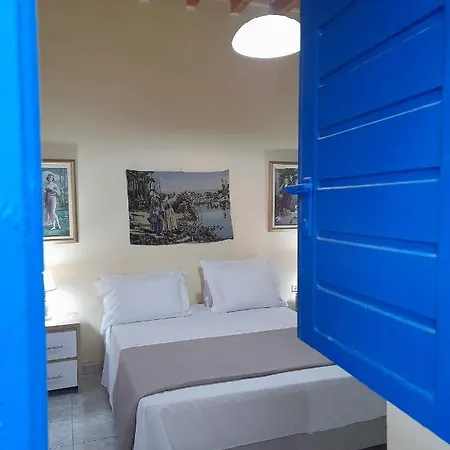 Dom wakacyjny Mamos Sunset House *