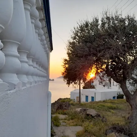 Mamos Sunset House Plaka Holiday home