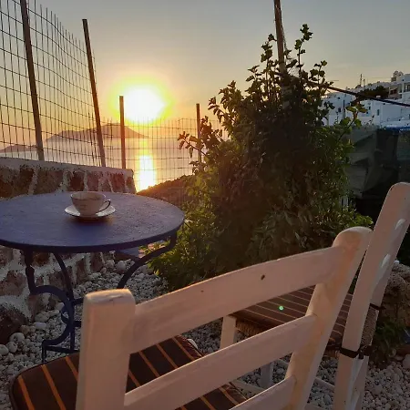 Holiday home Mamos Sunset House Plaka *