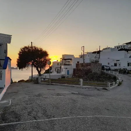 Mamos Sunset House Plaka *