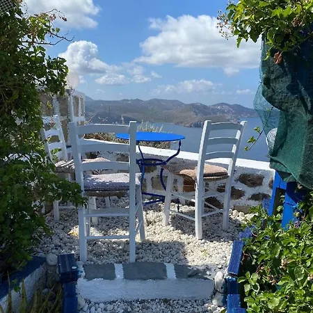 Mamos Sunset House Plaka