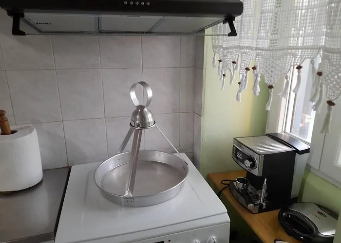 Mamos Sunset House *