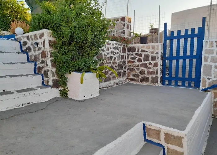 Mamos Sunset House Plaka (Milos)