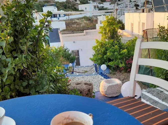 Semesterbostad Mamos Sunset House Plaka (Milos)